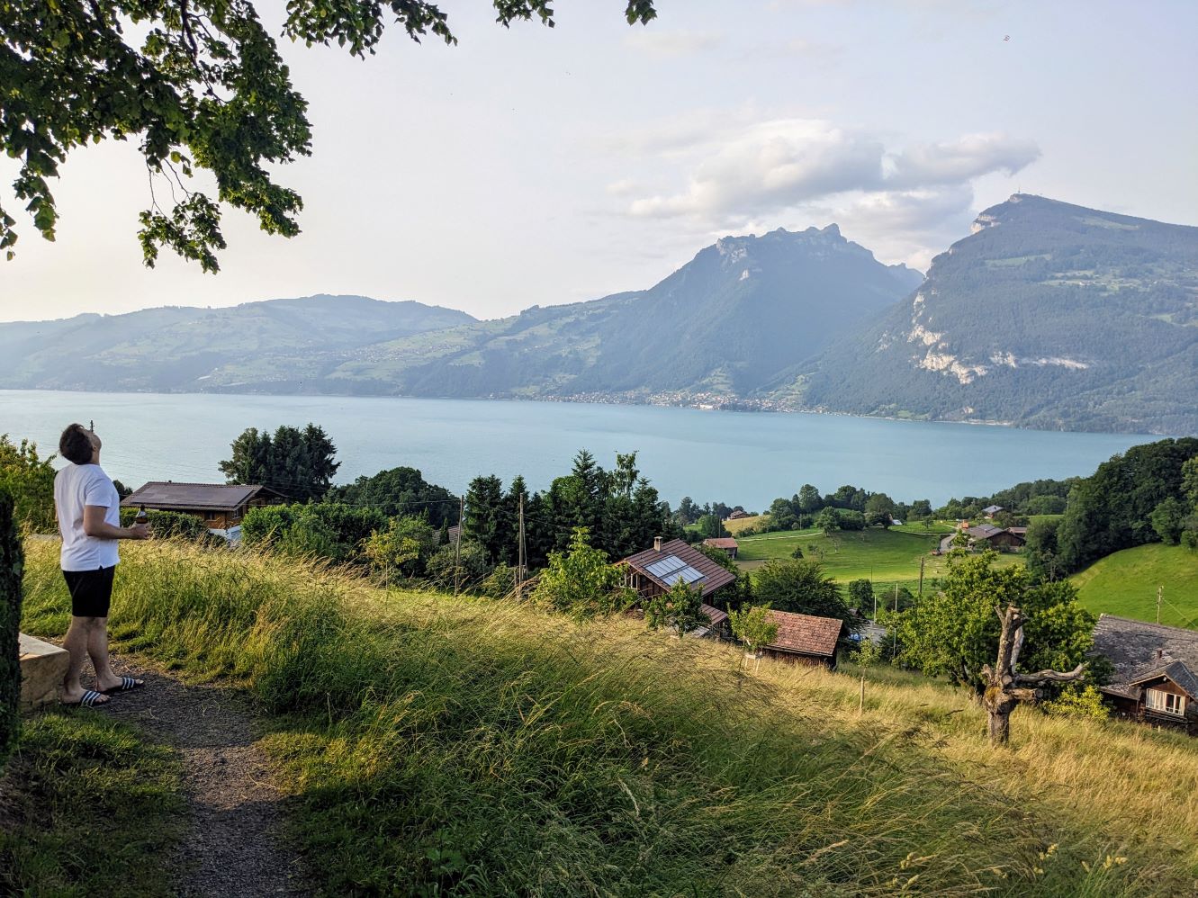 Blick vom Campingplatz auf den Thuner See